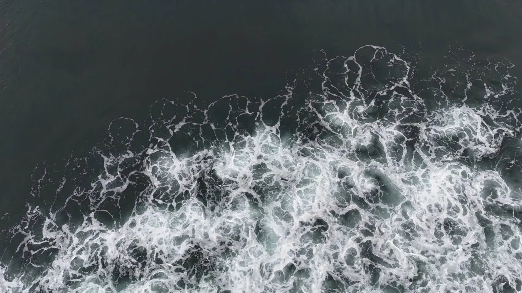 深色海浪
